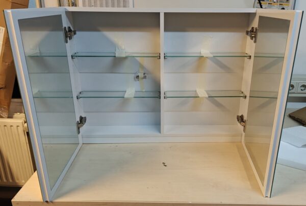OUTLET - VANITY Spiegelkast 80x60 Badkamerspiegel met verlichting - Afbeelding 13